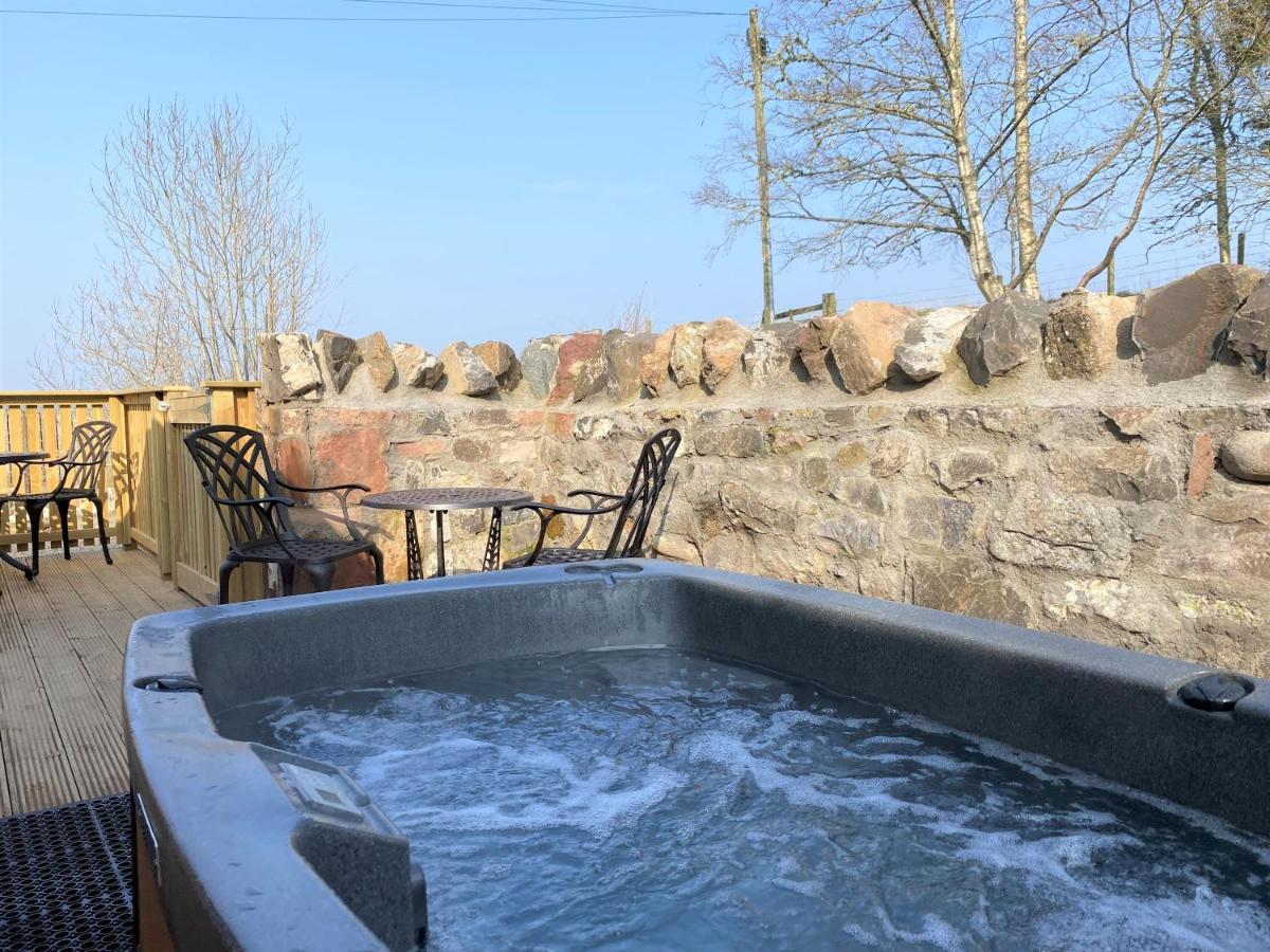 Partridge Lodge With Hot Tub Forgandenny Exterior photo